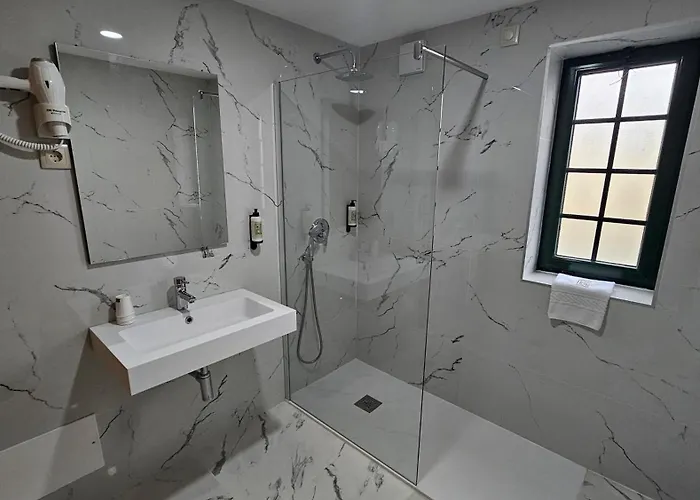 Hotel O Encontro Sendim (Braganca)